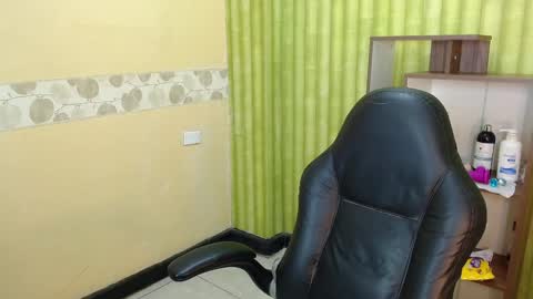 im NiallDun online show from February 13, 2025, 2:45 am