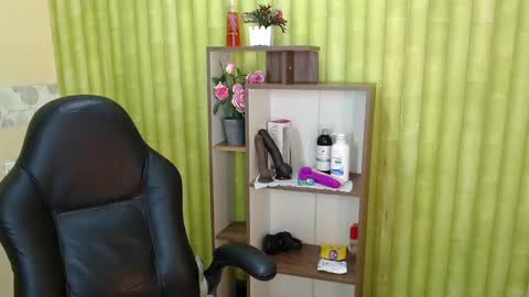 im NiallDun online show from February 17, 2025, 2:09 am