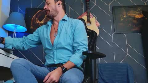 Aaron online show from September 21, 2025, 4:03 am