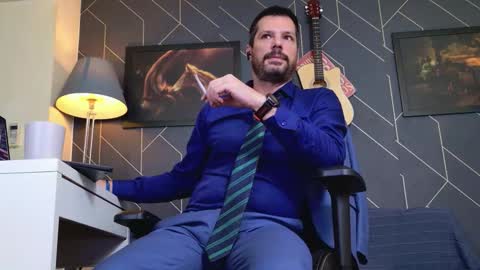 Aaron online show from November 7, 2025, 7:25 pm