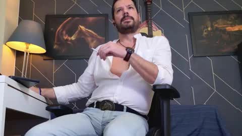 Aaron online show from November 15, 2025, 5:27 am