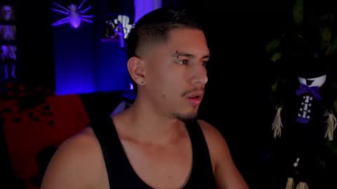 AARON  online show from October 21, 2025, 1:06 am