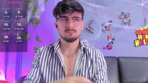 aaronfuentes7 online show from October 23, 2025, 12:37 pm