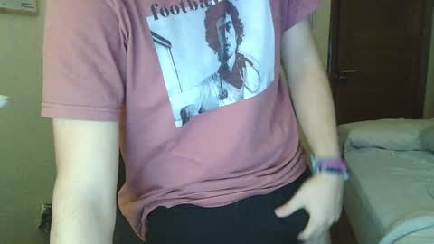 Snapshot of aaronlavine chatting on December 26, 2024, 3:42 pm aaronlavine online show from December 26, 2024, 3:42 pm