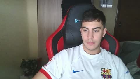 Snapshot of aaronlavine chatting on December 29, 2024, 3:24 pm aaronlavine online show from December 29, 2024, 3:24 pm