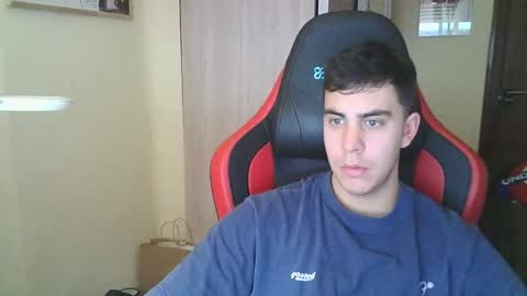 Snapshot of aaronlavine chatting on February 17, 2025, 4:59 pm aaronlavine online show from February 17, 2025, 4:59 pm