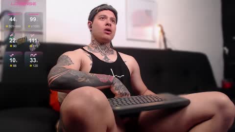 Snapshot of aaronsmith2_ chatting on January 14, 2025, 1:15 am aaronsmith2_ online show from January 14, 2025, 1:15 am