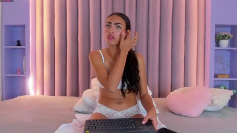 Snapshot of aashleytaylor chatting on February 2, 2025, 11:40 am AASHLEY online show from February 2, 2025, 11:40 am