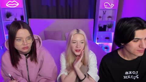 Fiona and Harry online show from January 25, 2025, 2:25 pm