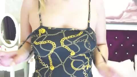 Snapshot of abbeymarley chatting on April 6, 2026, 6:20 pm Abbey online show from April 6, 2026, 6:20 pm