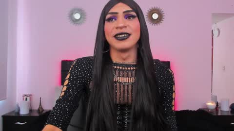 Abbigail Fuster  online show from February 7, 2025, 4:35 pm