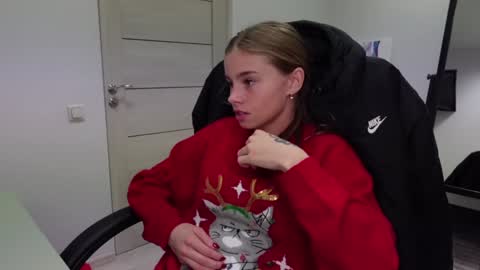 ABBY LAKER online show from December 23, 2024, 2:28 pm