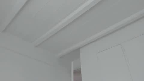 Laura  online show from February 13, 2025, 5:22 pm