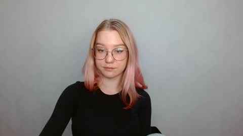 Abby Lovense is active online show from December 15, 2024, 11:45 am