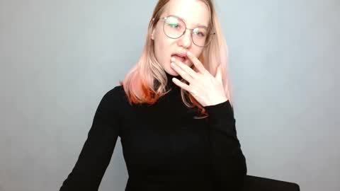 Abby Lovense is active online show from December 26, 2024, 2:05 pm