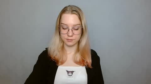 Abby Lovense is active online show from January 21, 2025, 10:19 am