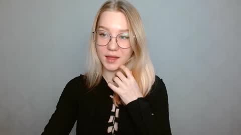 Abby Lovense is active online show from February 7, 2025, 9:58 am