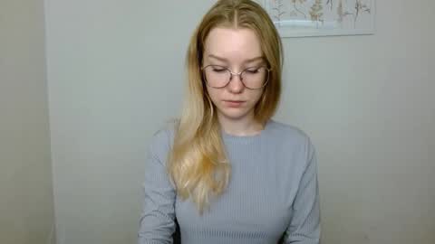 Abby Lovense is active online show from September 25, 2025, 10:30 am