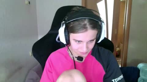 abbysal_blade online show from October 8, 2025, 8:56 am