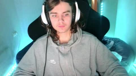 abbysal_blade online show from December 17, 2025, 7:03 am