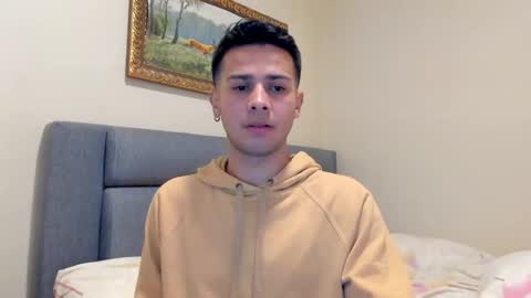 Independence model AbelAsburgo online show from September 16, 2025, 11:28 pm