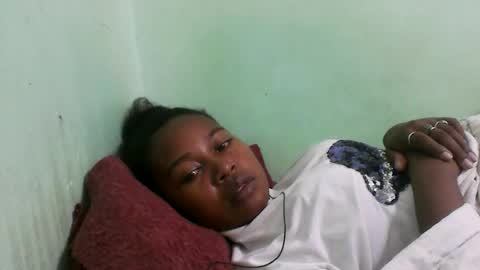 abella677022 online show from February 15, 2026, 8:05 pm