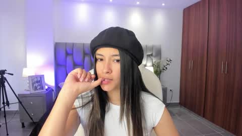  Abella Ruiz  online show from February 26, 2025, 1:30 pm