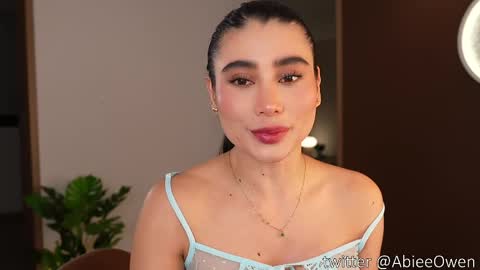 Snapshot of abie_owen chatting on June 3, 2026, 12:46 am abie_owen online show from June 3, 2026, 12:46 am