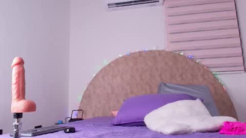 Abigail online show from December 18, 2025, 3:01 am