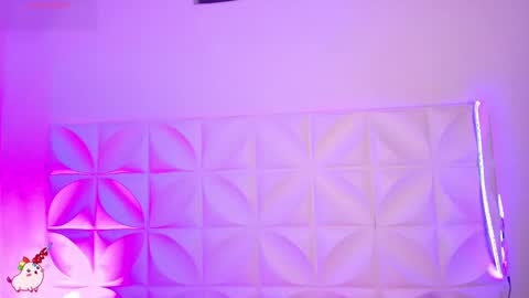 Abril  online show from September 16, 2025, 10:38 am