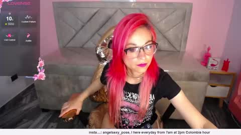 abril_ch_ online show from January 14, 2026, 12:00 pm