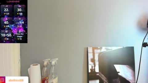 Snapshot of abril_ricci chatting on January 15, 2025, 3:11 am Abril  online show from January 15, 2025, 3:11 am