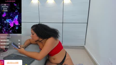Snapshot of abril_ricci chatting on January 25, 2025, 10:29 am Abril  online show from January 25, 2025, 10:29 am