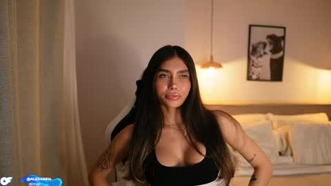 Snapshot of abril_w18 chatting on May 22, 2026, 9:42 pm My name is Alexa. Please say hello I like to chat with you. If you have requests please use tip online show from May 22, 2026, 9:42 pm