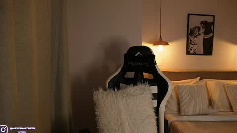 Snapshot of abril_w18 chatting on June 5, 2026, 11:21 pm My name is Alexa. Please say hello I like to chat with you. If you have requests please use tip online show from June 5, 2026, 11:21 pm