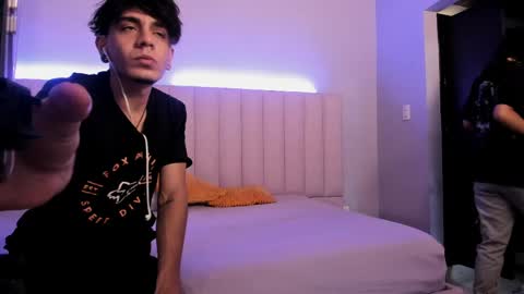 Snapshot of abrilandjulian chatting on May 7, 2026, 11:59 am Abril and Julian online show from May 7, 2026, 11:59 am