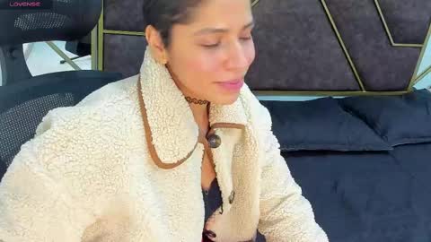 AbrilSonne online show from January 5, 2025, 1:45 am