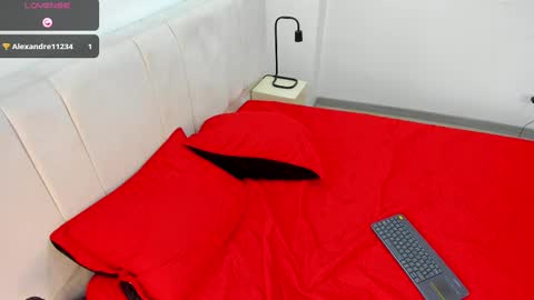 AbrilSonne online show from March 2, 2025, 7:45 pm