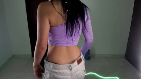 abyy_thomson online show from February 4, 2026, 2:06 am