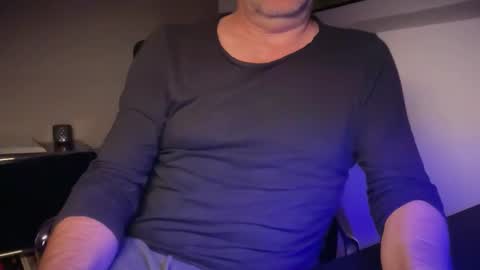 Snapshot of achtinch chatting on April 16, 2026, 10:12 pm ACHTINCH online show from April 16, 2026, 10:12 pm