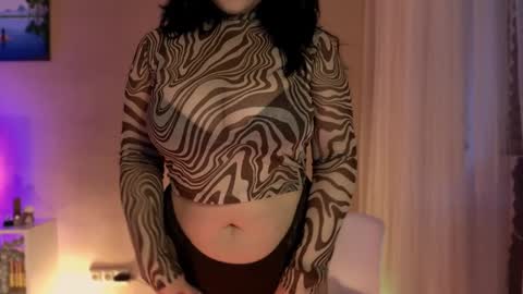 my inst   love inside 17 online show from December 19, 2024, 12:12 pm