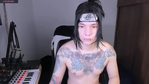Snapshot of adam_rocket chatting on June 30, 2026, 12:33 am Adam online show from June 30, 2026, 12:33 am