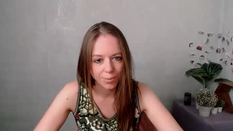 Snapshot of adamais_ chatting on June 5, 2026, 6:52 am adamais_ online show from June 5, 2026, 6:52 am