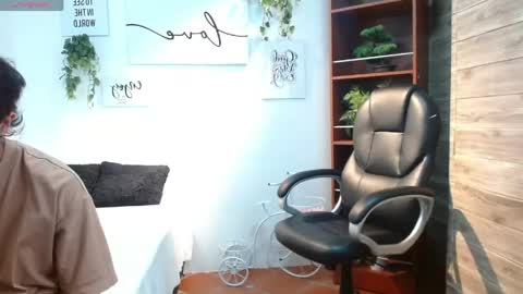 Snapshot of adamcoox chatting on April 29, 2026, 1:53 am Adam online show from April 29, 2026, 1:53 am