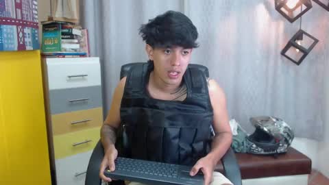 Snapshot of adamcoox chatting on May 7, 2026, 11:10 pm Adam online show from May 7, 2026, 11:10 pm