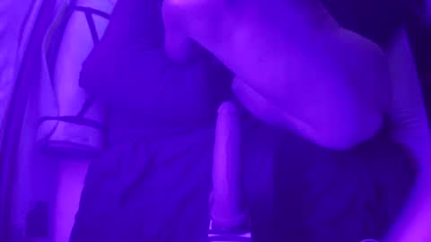 Snapshot of adamineve chatting on January 25, 2025, 2:58 am adamineve online show from January 25, 2025, 2:58 am