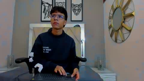 Adams Bobby online show from November 20, 2025, 11:21 am