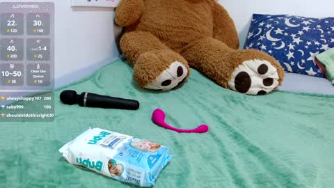 ADAMS Y NIKI online show from February 8, 2025, 6:54 am