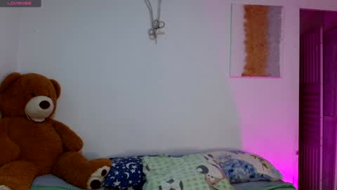 ADAMS Y NIKI online show from February 9, 2025, 3:00 am