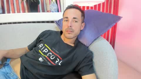 Snapshot of adams_sanz chatting on February 5, 2026, 7:07 pm Im Adams Sanz online show from February 5, 2026, 7:07 pm